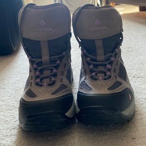 Vasque women’s size 6.5 hiking boots
